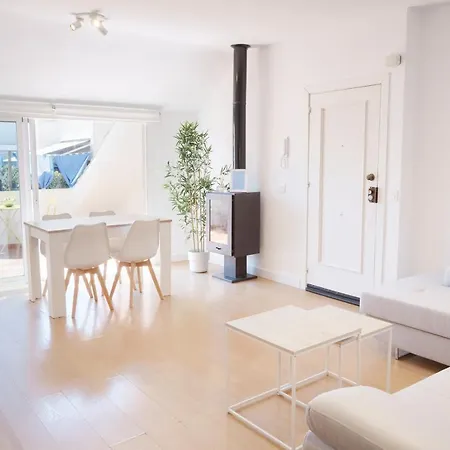 Center Penthouse With Solarium 2 Minutes From The דירה