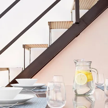 아파트 Center Penthouse With Solarium 2 Minutes From The